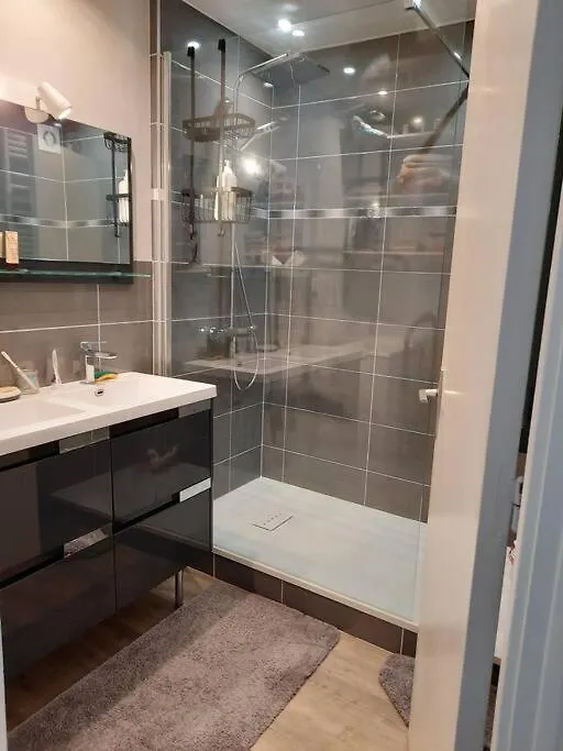 Appartement 10 Mins Intra Muros Saint-Malo Apartment
